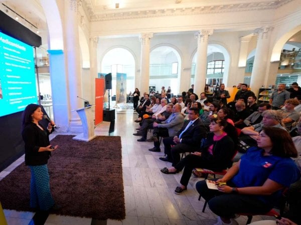 Público disfrutando actividades científicas en el Festival Puerto de Ideas Antofagasta 2025.