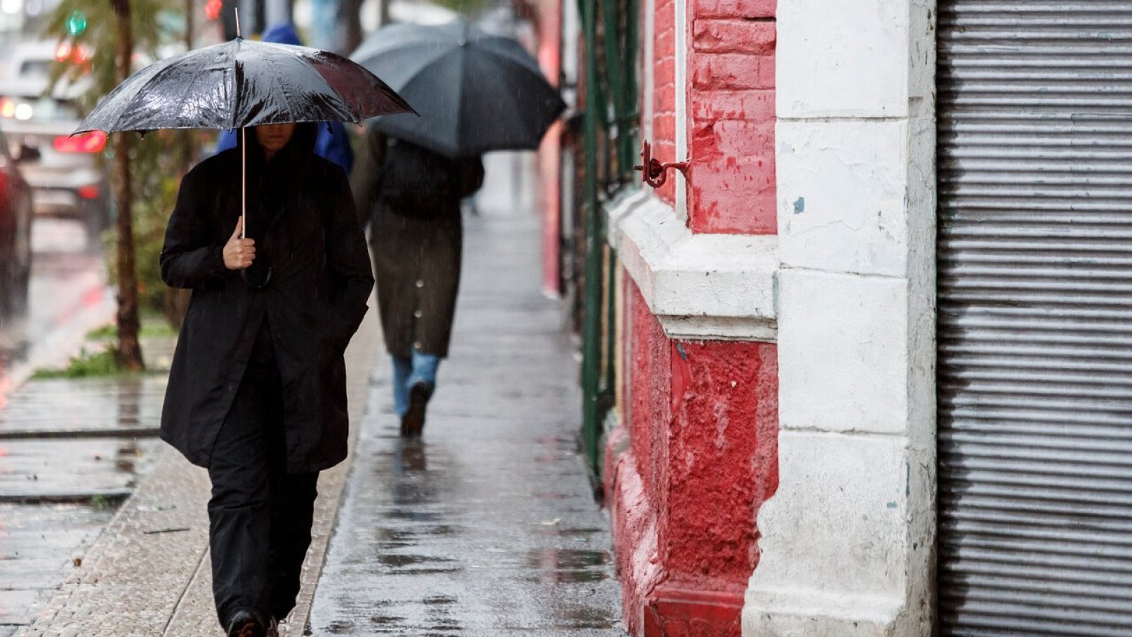 Lluvia en Santiago. Sistema frontal.