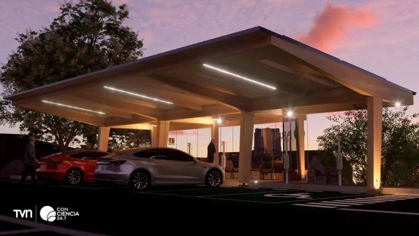 Maqueta estación solar de carga para vehículos eléctricos en la USM, con paneles fotovoltaicos y estructura de madera sustentable.