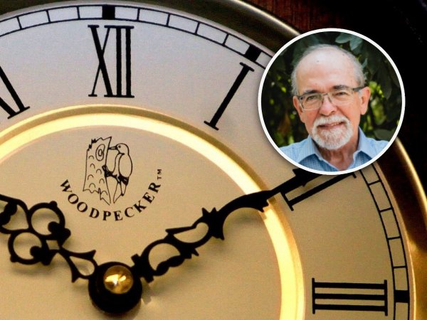 Cambio de hora. Profesor José Maza