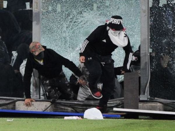 Cómo fue la tragedia en Colo Colo: Dos muertos y caos en el Estadio  Monumental | 24horas