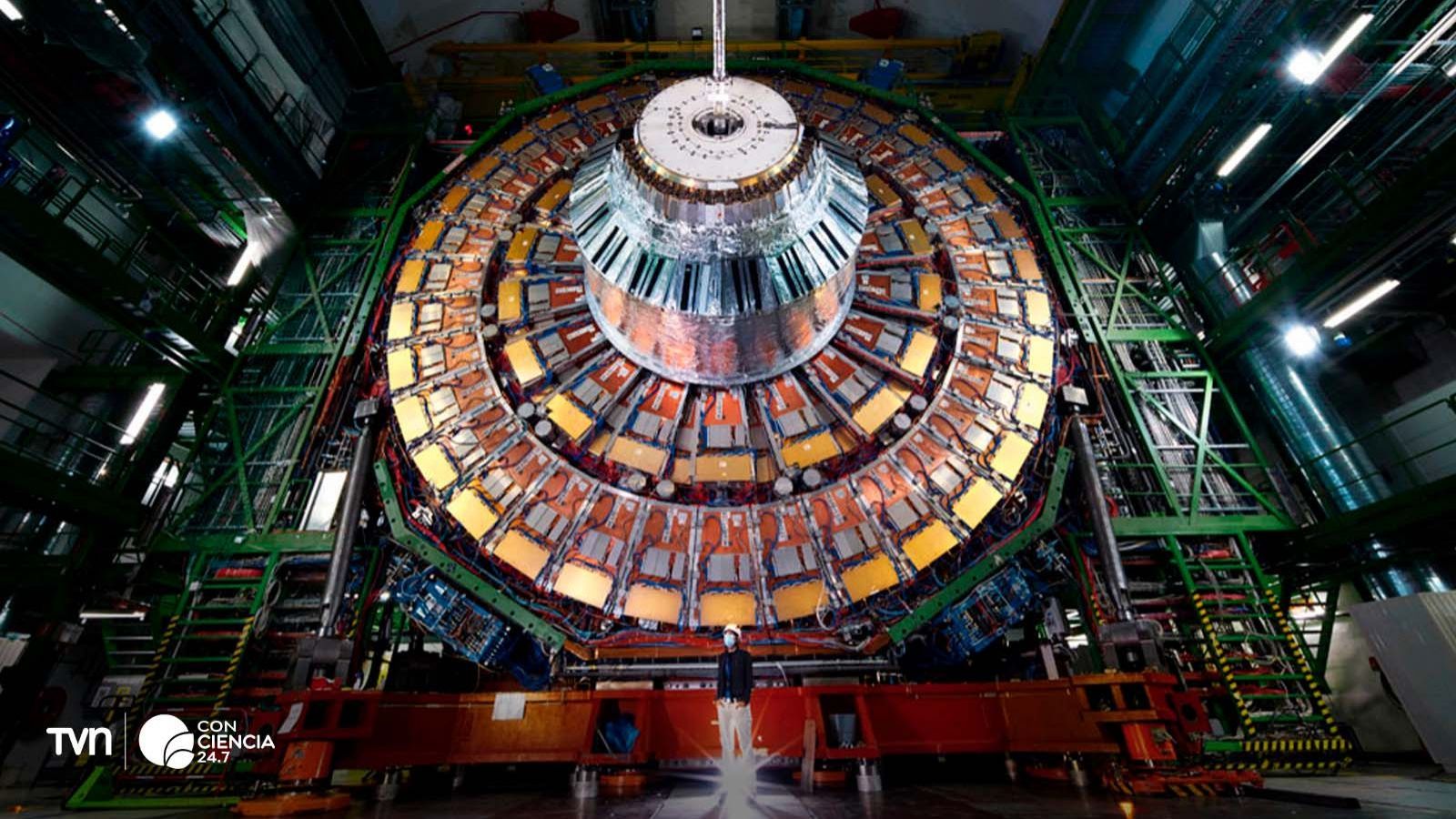Autoridades chilenas celebran la incorporación al CERN como Estado Miembro Asociado.
