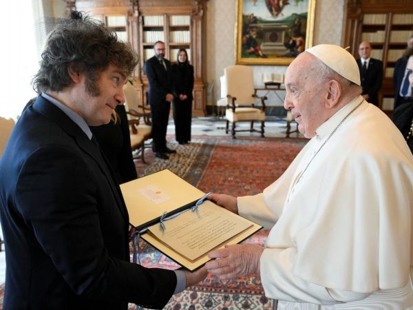 Papa Francisco y Javier Milei