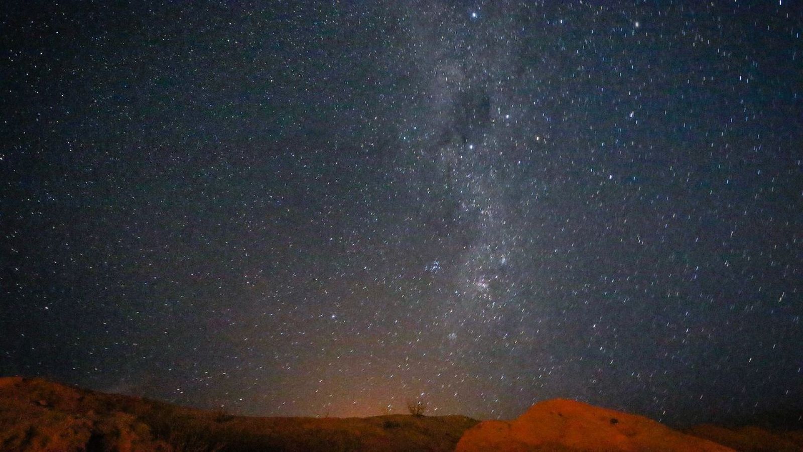 Cielo nocturno en el norte de Chile. Estrellas
