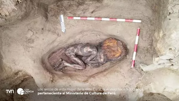 Restos de mujer de élite de la cultura Caral hallados en sitio arqueológico Áspero, Perú