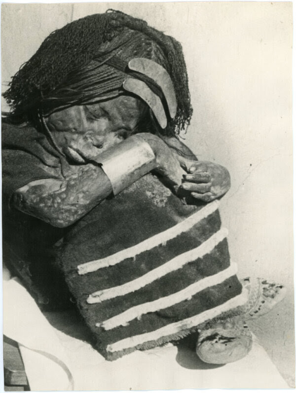 Niño del Cerro El Plomo