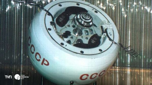 Foto antigua de la cápsula soviética Cosmos 482.