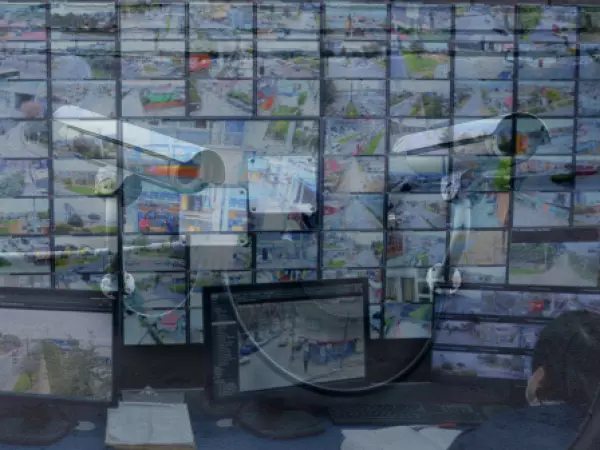 Gobierno pone término anticipado a proyecto “mil cámaras de seguridad” tras atraso de 768%