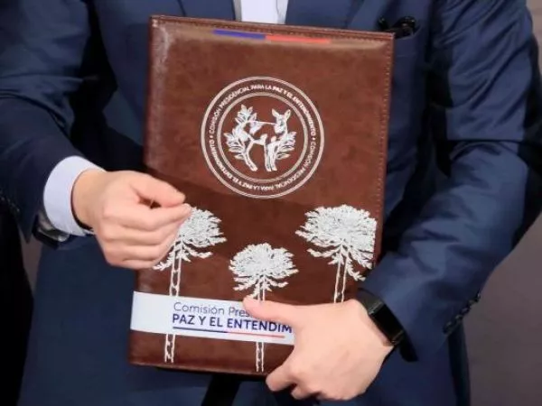 Documento de Comisión par ala Paz y el entendimiento
