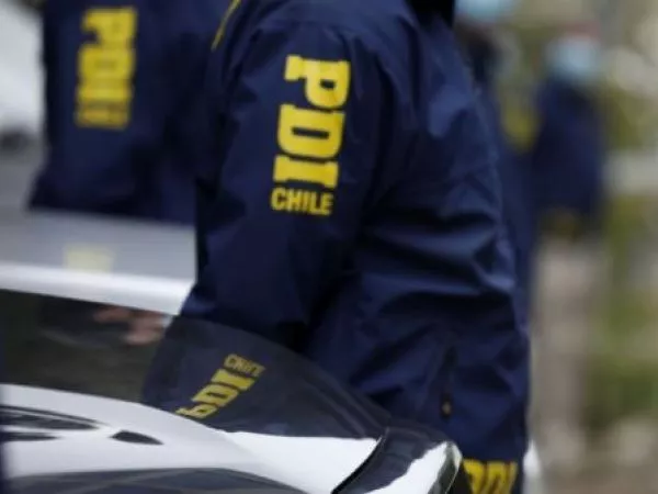 Nadie se salva: PDI descubre a funcionarios activos que usaron licencia médica para viajar al extranjero