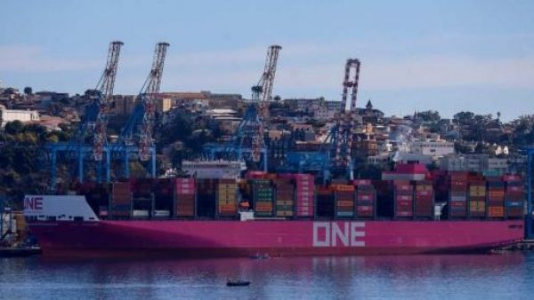 Barco con containers