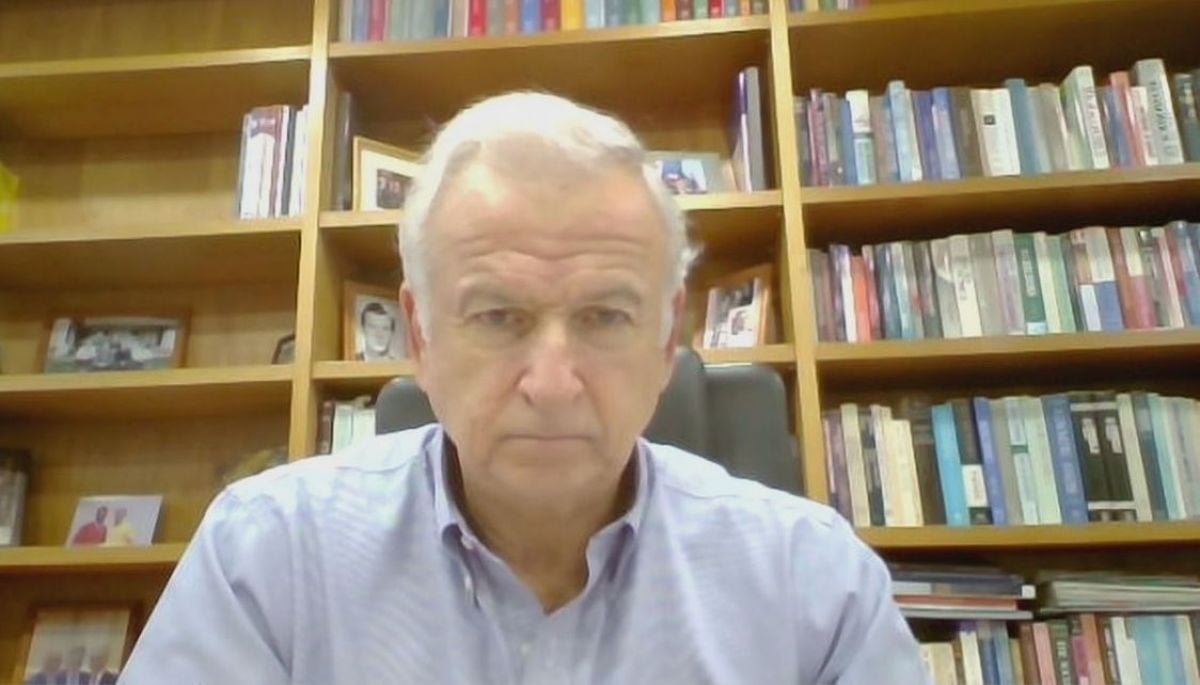 Felipe Larraín: “Chile no se está cayendo a pedazos pero estamos creciendo muy poco”