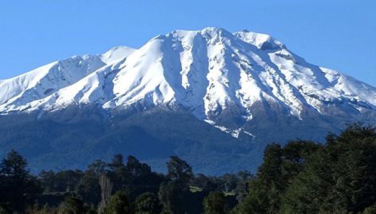 Hombre falleció en medio de su descenso del volcán Calbuco