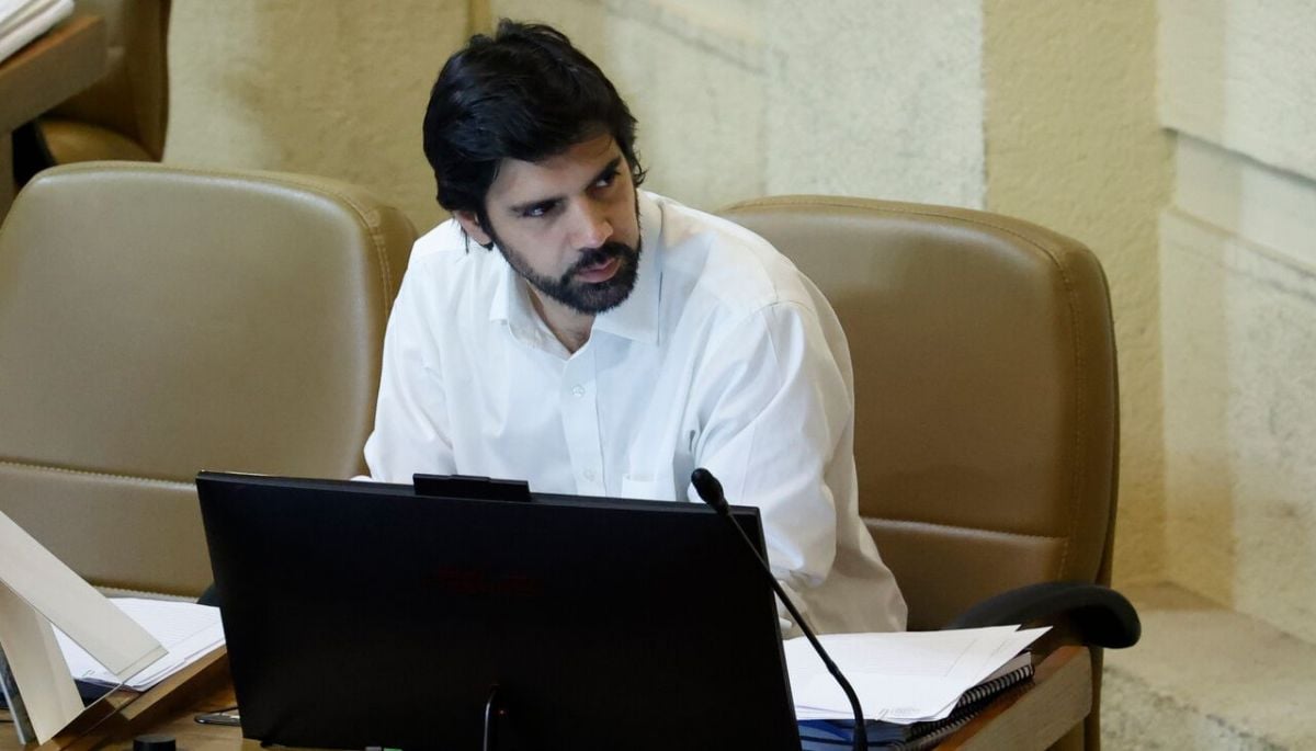 Diputado Lavín lidera permisos sin goce de dieta y registra la peor asistencia de la Cámara