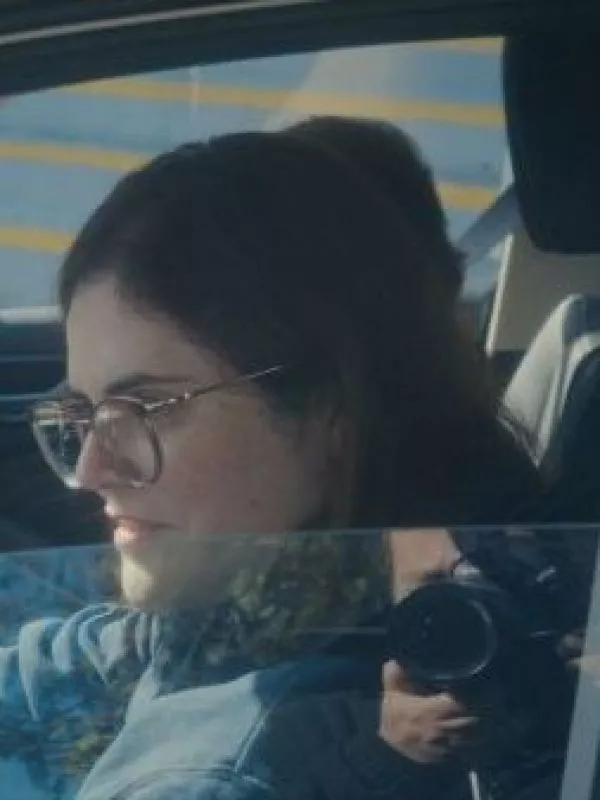 Mujer se cambió de apellido para engañar