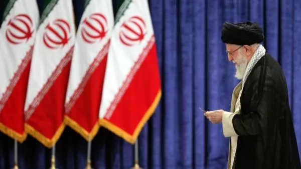 Ali Jameneí, líder supremo de Irán, endureció el tono contra Estados Unidos e Irán