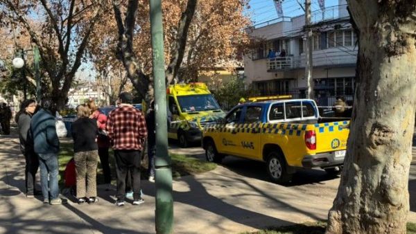 Equipos municipales y ambulancia llegaron al mortal asalto en Ñuñoa
