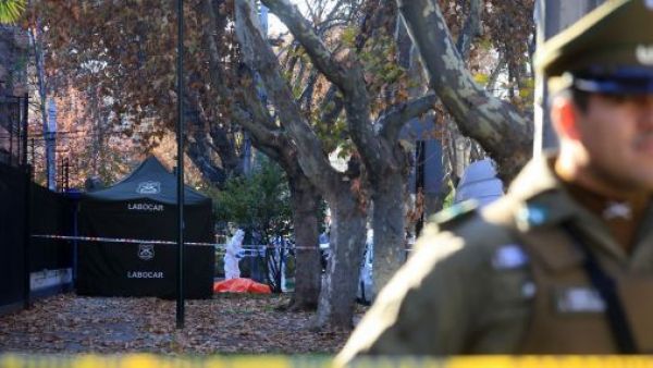 Fachada de edificio donde fue asesinado un hombre en Ñuñoa