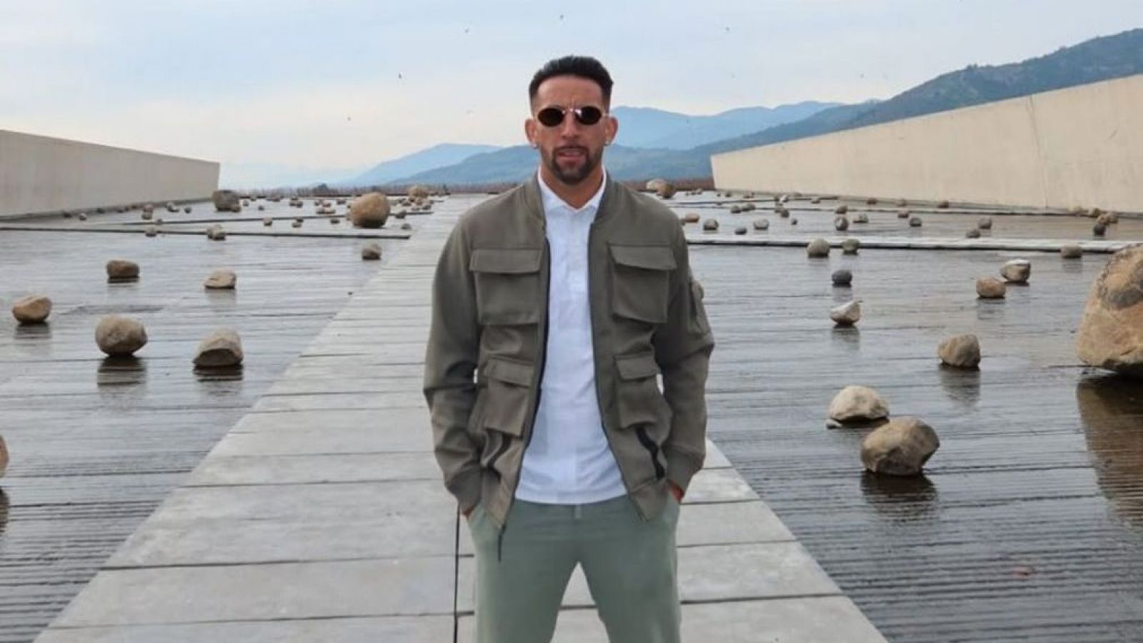 Lujoso auto de Mauricio Isla