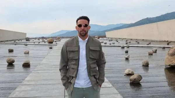 Lujoso auto de Mauricio Isla