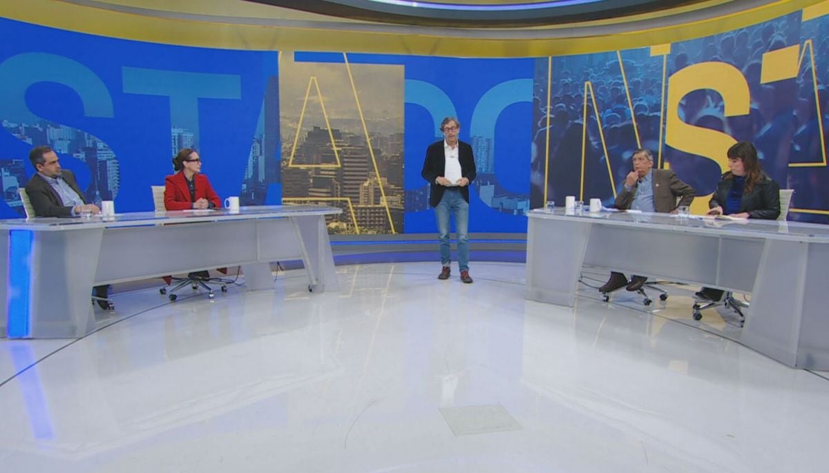 Panel político discute el rol de Chile tras ataque de EE.UU. a Irán