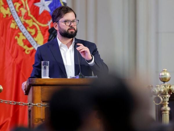 Presidente Gabriel Boric dando un discurso