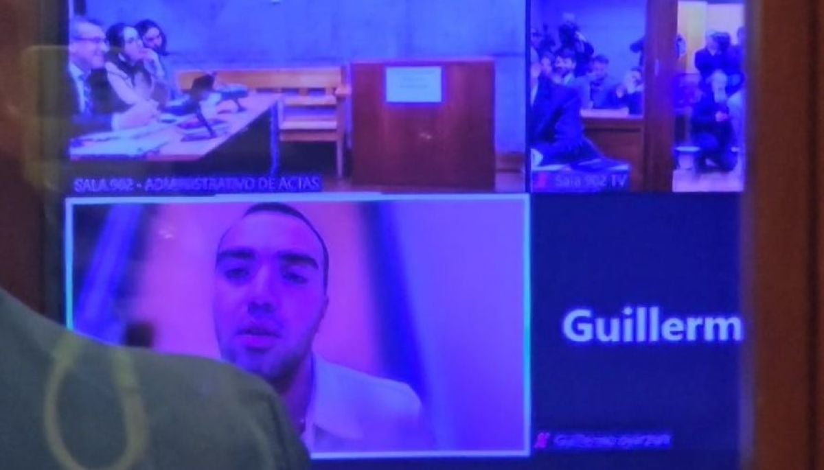 Vapeaba, tomó mate e increpó a la jueza: el VIDEO que muestra la actitud de Martín de los Santos durante audiencia en su contra