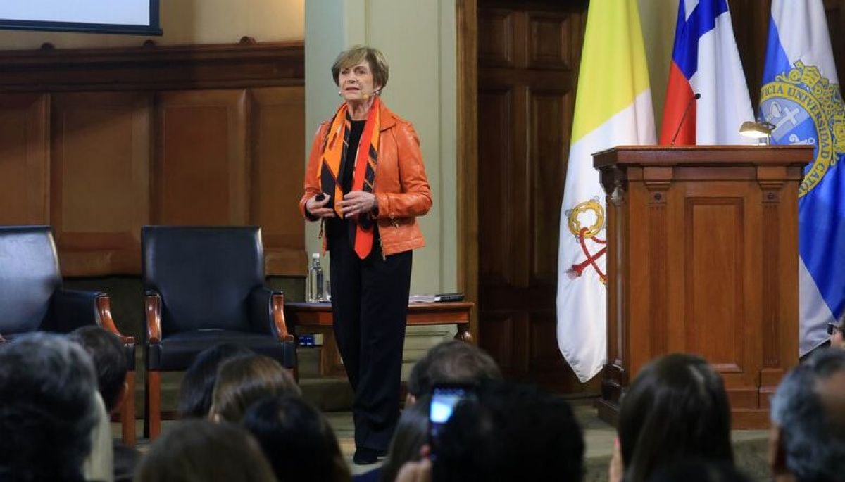 Matthei desdramatiza cambios en comando: 