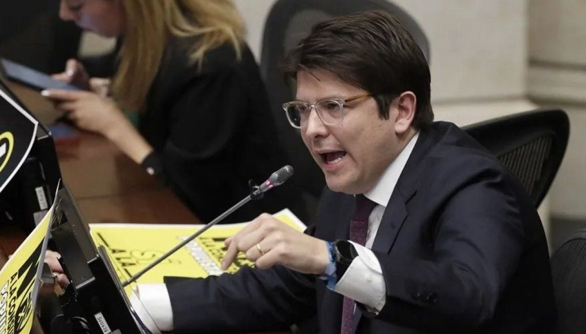 Colombia ofrece recompensa por pistas de presunto planificador de atentado a Uribe Turbay