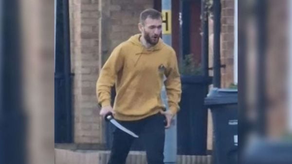 Marcus Arduini Monzo con una espada