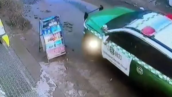 Carabineros durante el procedimiento en Sa Ramón