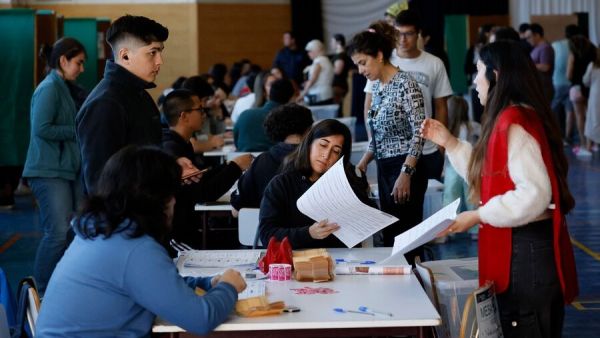 Mesas para sufragar en elecciones con vocales de mesa