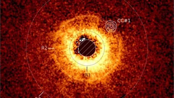 Nuevo exoplaneta TWA 7 b