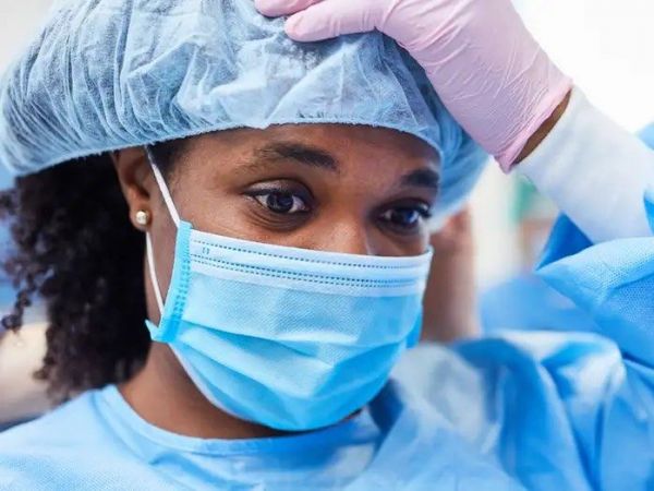 Enfermera. Nueva variante nimbus covid