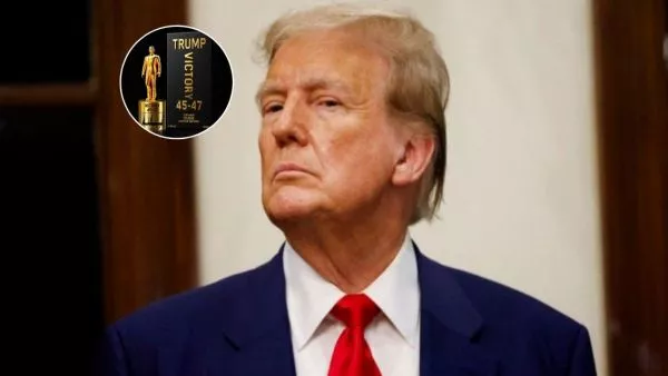 Presidente Donald Trump junto a su nuevo perfume dorado