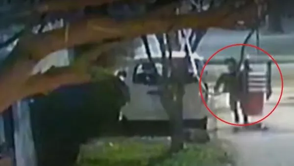 DELINCUENTE ROBANDO UN RESBALÍN