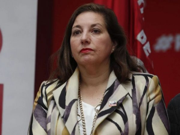 Rostro de la presidenta del Partido Socialista (PS), Paulina Vodanovic.