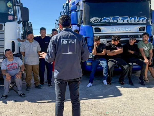 Realizan operativos humanitarios para camioneros varados tras cierre de pasos fronterizos