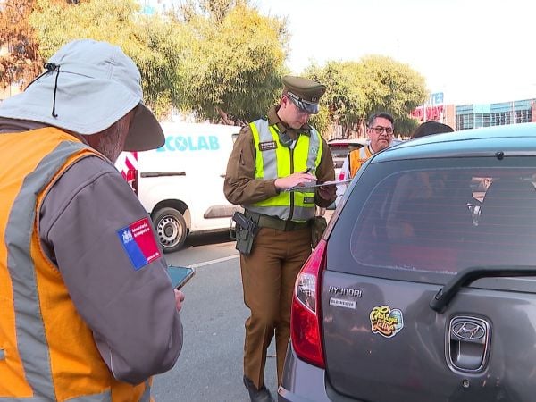 Continúan fiscalizaciones vehiculares en centro de Antofagasta