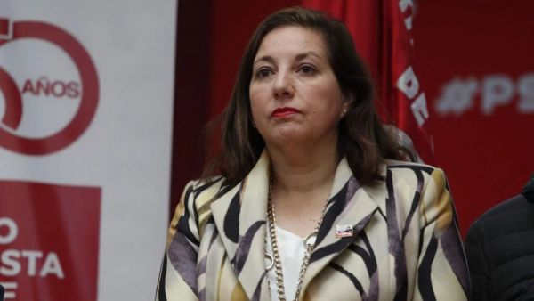 Rostro de la presidenta del Partido Socialista (PS), Paulina Vodanovic.