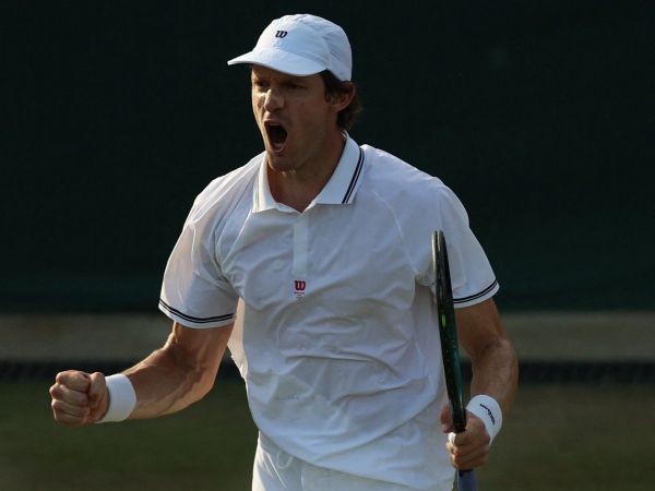 Nicolás Jarry celebrando un punto en Wimbledon