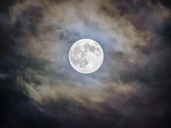 Luna de Ciervo. Luna llena de julio.