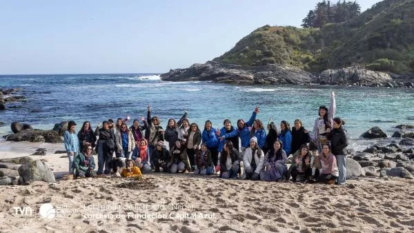 Mujeres de distintos maritorios de Chile y México reunidas en el Encuentro por los Refugios Marinos, compartiendo saberes y fortaleciendo redes para la conservación marina.