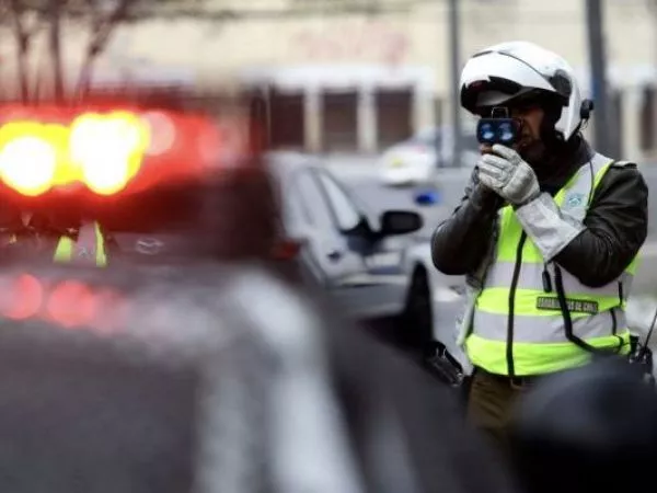 Contraloría descubrió que Carabineros fiscalizó 626 vehículos con encargo por robo y nunca los recuperó