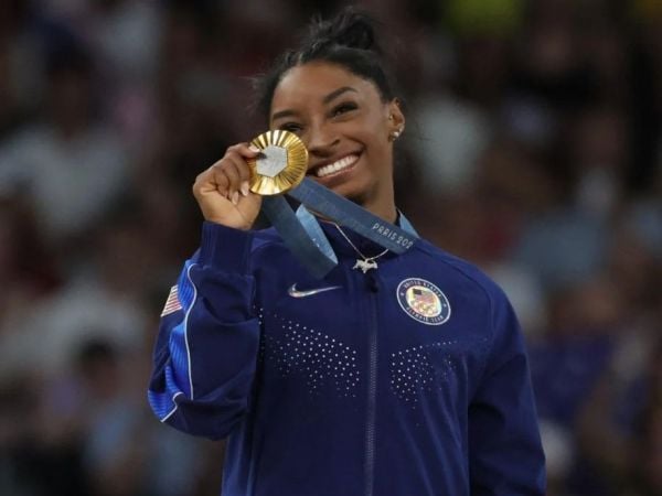 Simone Biles sorprendió con radical cambio físico