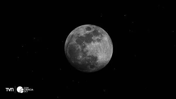 Fotografía de la Luna y su lado oscuro.