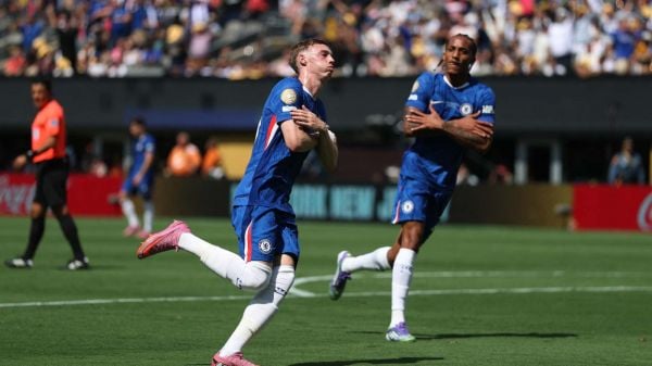 Cole Palmer celebrando uno de sus goles ante el PSG