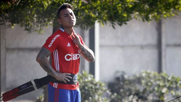 Eduardo Vargas volvió a entrenar con Nacional en medio de los rumores de su regreso a la U