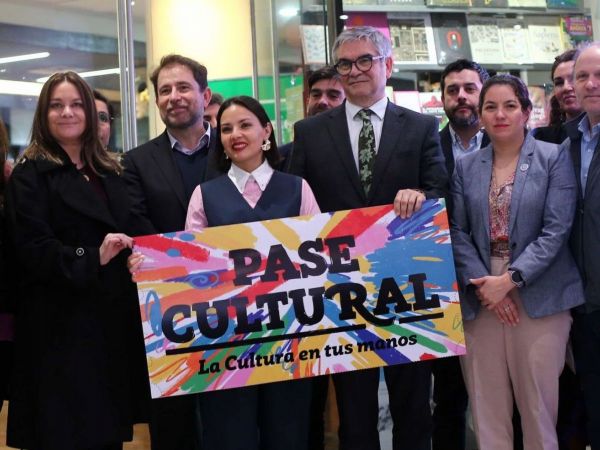 Ministros junto a Pase Cultural