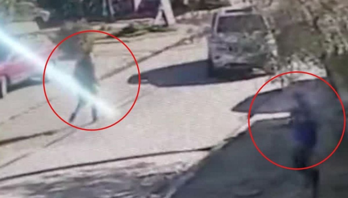 VIDEO | Delincuentes bajan de auto y atacan a balazos directamente a casa en San Ramón